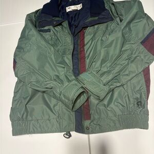 Vintage Columbia Women’s Green and Burgundy Windbreaker 80s